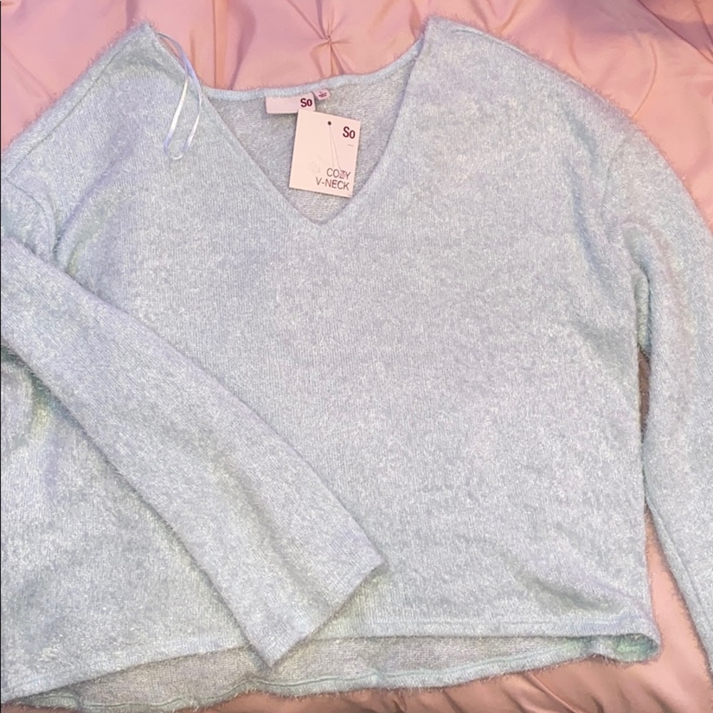 Cozy V-Neck sweater mint color